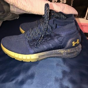 UNDER ARMOIR HOVR SNEAKERS WOMENS 8.5